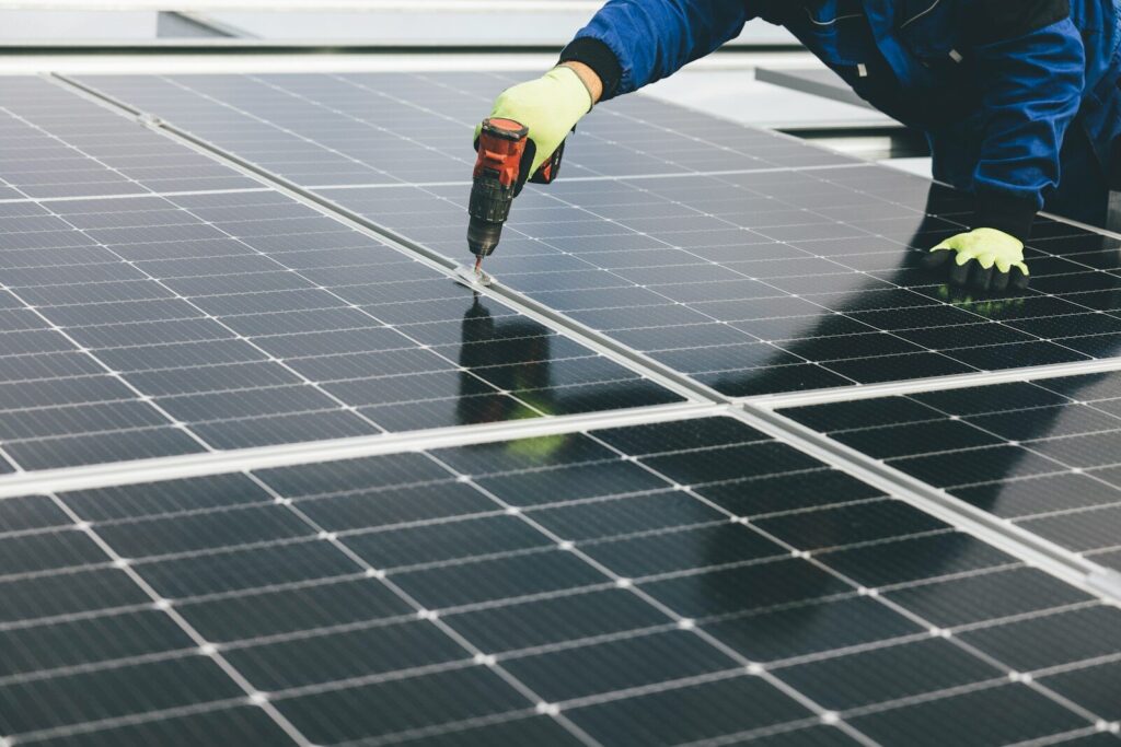 Discover the Value on Your Roof: The Solar Panel Cost Calculator Boom Coming to UK Homes in 2026
